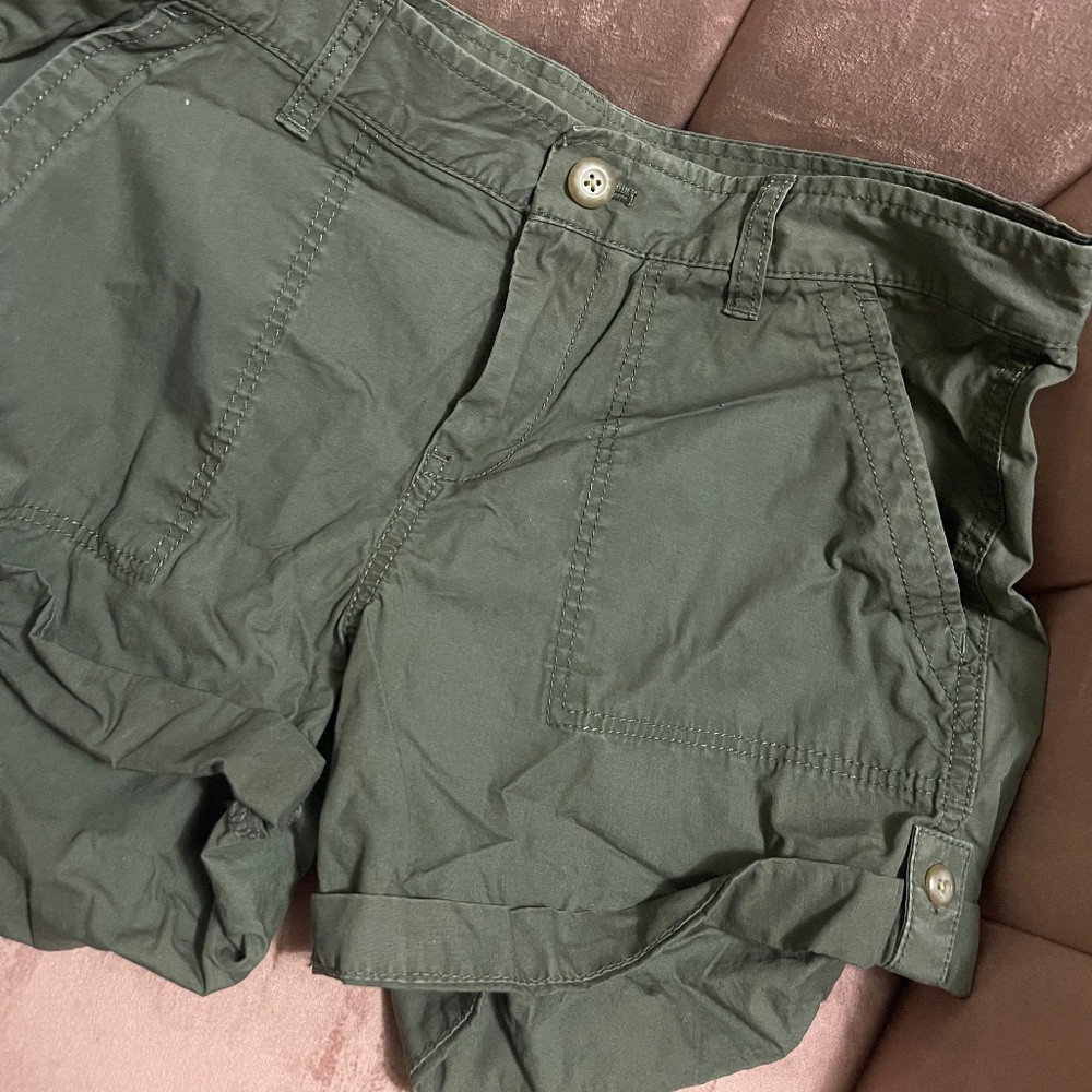 Gap green shorts, like brand new, size 4